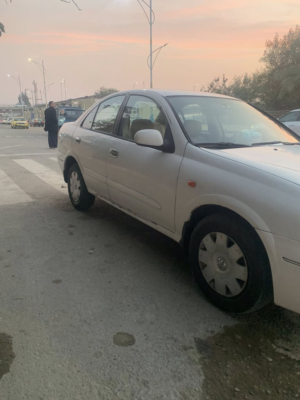 السلام عليكم نيسان سني موديل 2009
السياره مصبوغه حزام بدون دواخل بدون دواخل السياره كهربائيات كلها شغاله مابيه شي نقص تبريد خير من الله ثلج كير ومكينه مكفول رقم بغداد تحويل ثاني يوم ***********     // ***********
