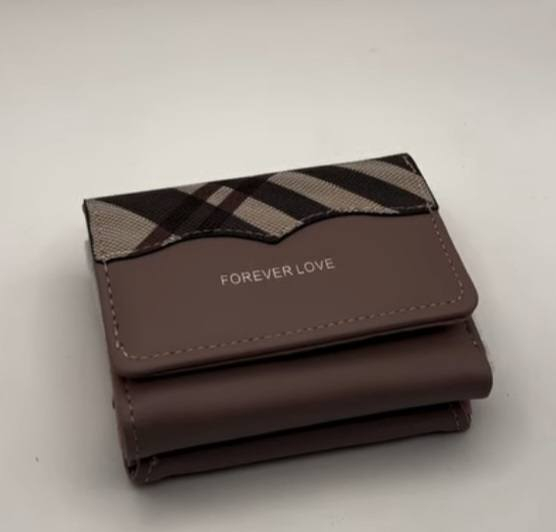 ساعات نسائية
محافظ نسائية 
نضارات نسائية 
سعر القطعة ١٠٠٠٠
للحجز الاتصال على 
***********
توصيل لكافة المحافظات ٥٠٠٠
