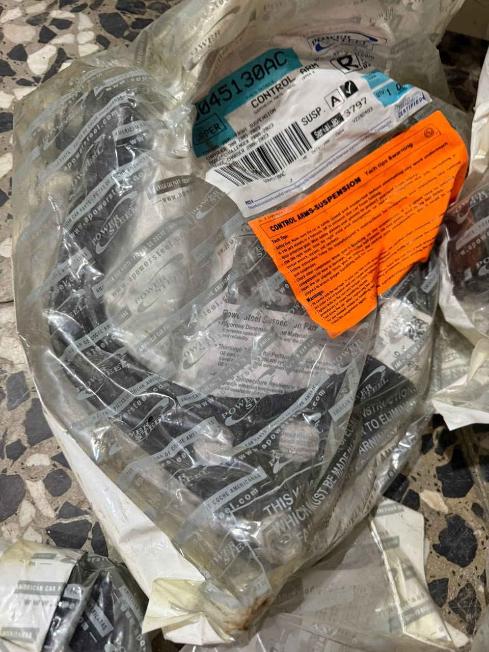 السلام عليكم صدرر كاملل جارجر يشتغل من موديل15 لل23 يشتغل جديد شركه صدرر كاملل ويا فلنجاتت رايده 350 الق قفل لل استفسارر  واتساب ***********
