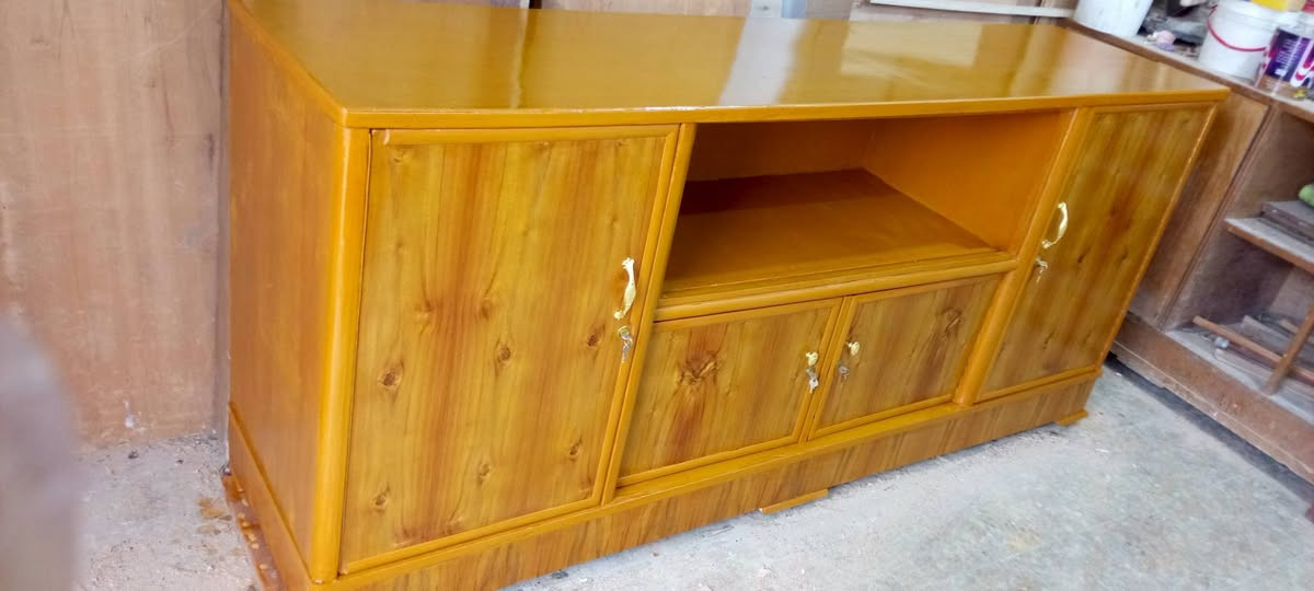 سلام عليكم بوفيه نضيفه جدآ تزكام السعر 165 و بيه مجال نجف مقابل قريه الغدير ***********
