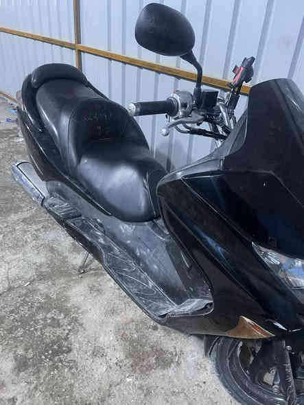 سلام عليكم دراجه فورزه 09 عميه بلاد مكينه بلاديه برغي مفتوح بيها كفرات بلاديه شلع معدل شك الكاع ترايك وين ما يعجبك لايت زنون عالي ناصي مكاني البلديات سعرها مليون 400 الف ***********
