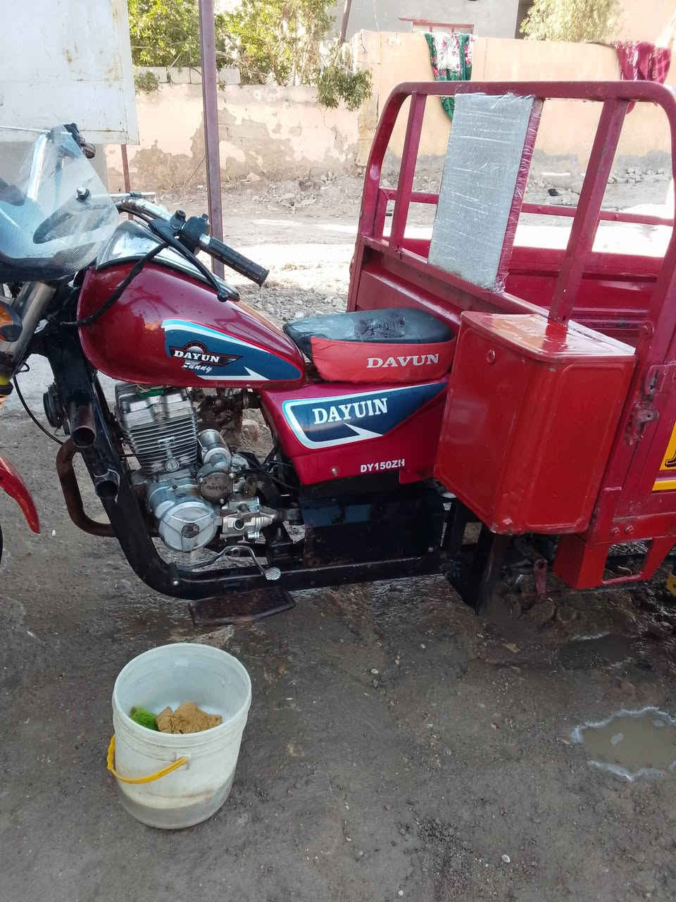 السلام عليكم ستوته للبيع موديل 2013 رقم ابيض مكينه حلوه كهربائيات شغاله تخم تاير شاصي مكفول السعر 1,300 المكان كوت شارع النفط الشراي يتصل *********** 
***********
