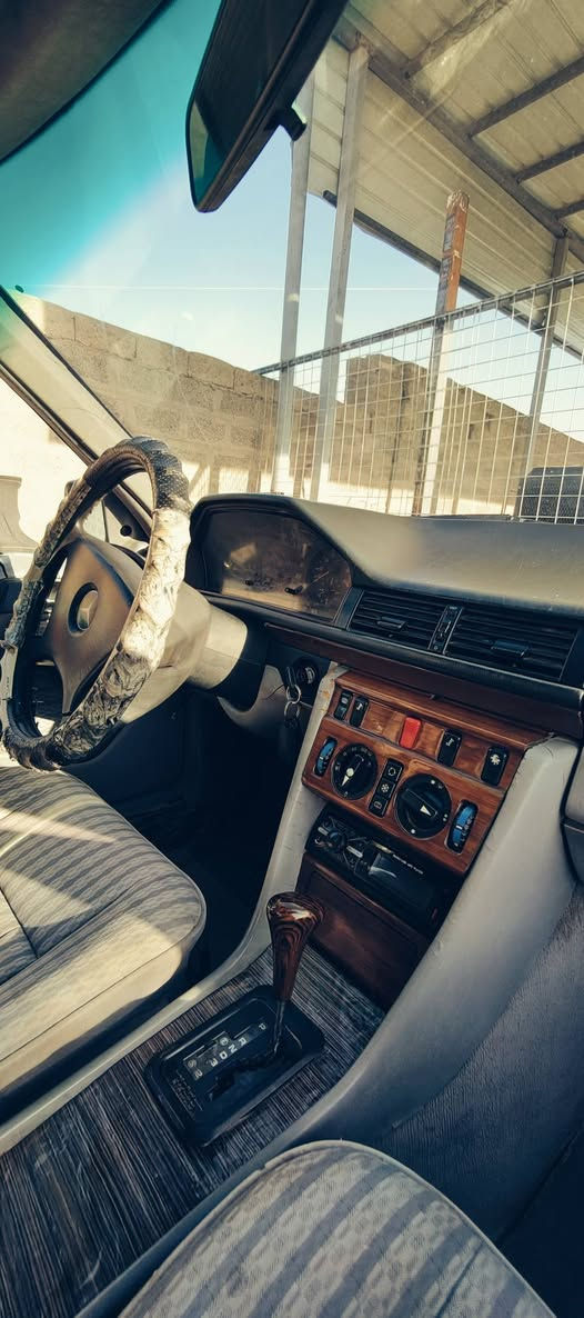 مارسدس دب موديل  90رقم ديالى  بسمي قواعد دبل سليمه محرك 2500 
السعر 60 
 العنوان بغداد  
رقم الهاتف ‏‪***********‬‏
