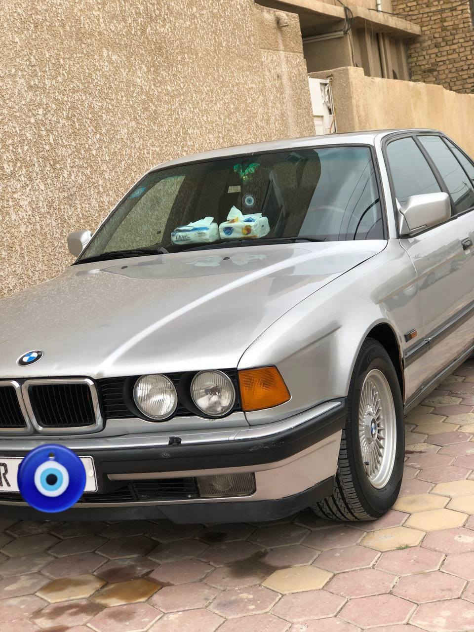 السلام عليكم
68 وبيها مجال 
 للبيع او مراوس 
بي ام دبليو.   730i.اصل
8سلندر مسكر أصل 
موديل 1993 بلاديه  بچم عريض 
رقم بغداد انكليزي تحويل ثاني يوم 
بدون حادث ولا صبغ بلاديه
تخم تاير جديد ويل شعاع نضيف 
كير محرك شرط الكفاله 
تبريد ثلج شرط
. سياره فول مواصفات 
تشغيل واطفاء  عن بعد ع ريمونت مع تشغيل لايت نضام أمريكي 
. سلايت طكتين  
كشنات فول كهرباء هيتر 
خزن ميموري 
حداديه امامي خلفي جديد شرط  جاهزه 
+ كهربائيات بلاد شرط ع وضع الشركه 
دواخل غرفتها نضيفه شرط 
  مكاني واسط الكوت.  
***********
