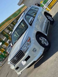 عيني لاندكروزر موديل 2015 مكينة 6سلندر جديدة كلش ماشية 140kmالمواصفات ...