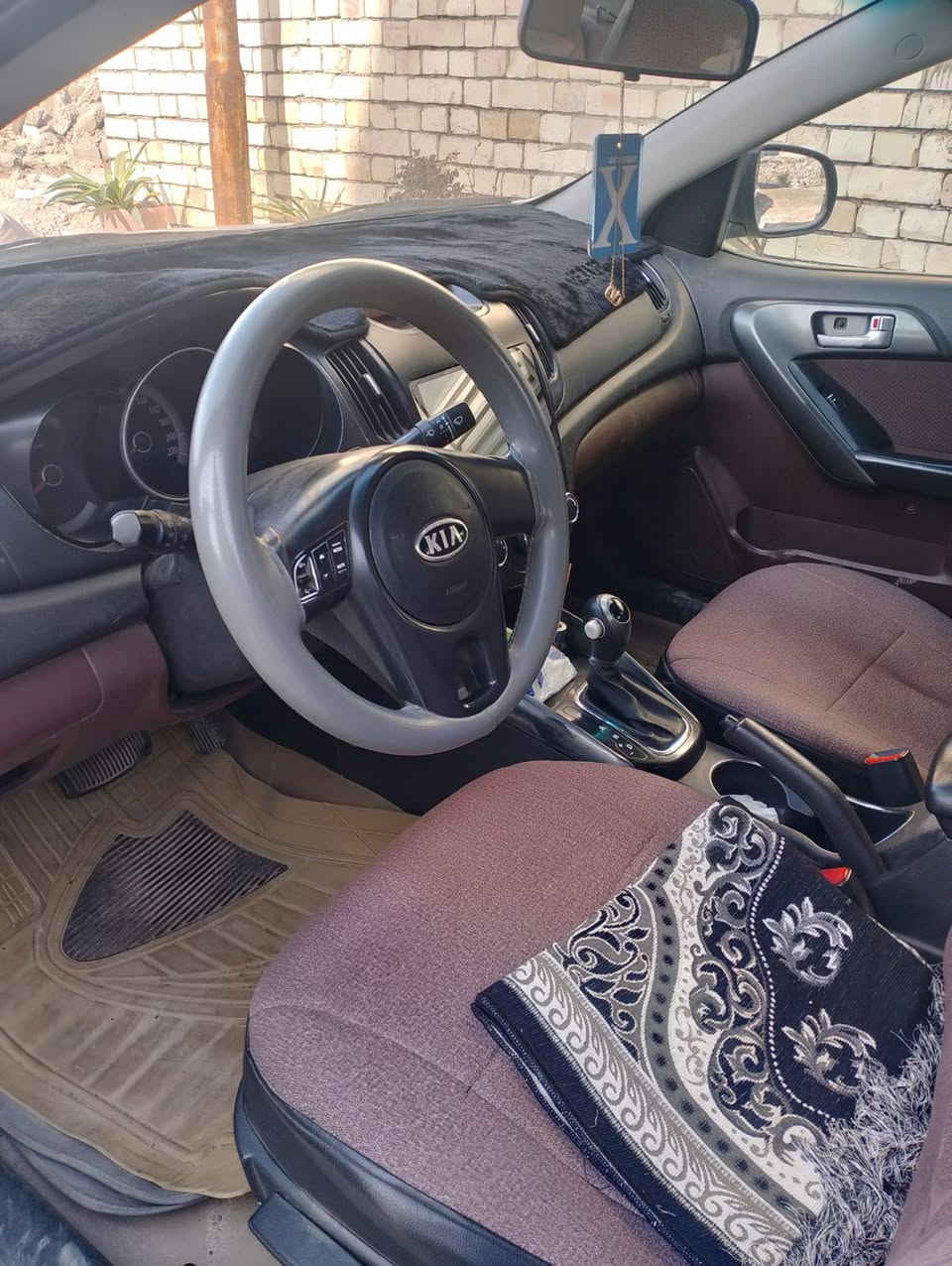 السلام عليكم كيا سيراتو خليجي
مكينه ١٦٠٠دكشن عالي موديل 2011
مكينه وكير مكفولات سياره نظيفه 
بيه طخه بجاملغ عكس سايق واضحه بصؤر  
رقم اربيل بسم صاحبه تحويل مباشر 
عارضه ب١٠٠ وبيه مجال ‏‪***********‬=ابوعلي 
ملاحظه مكلف بنشر تصل على صاحبه وبخدمتك
