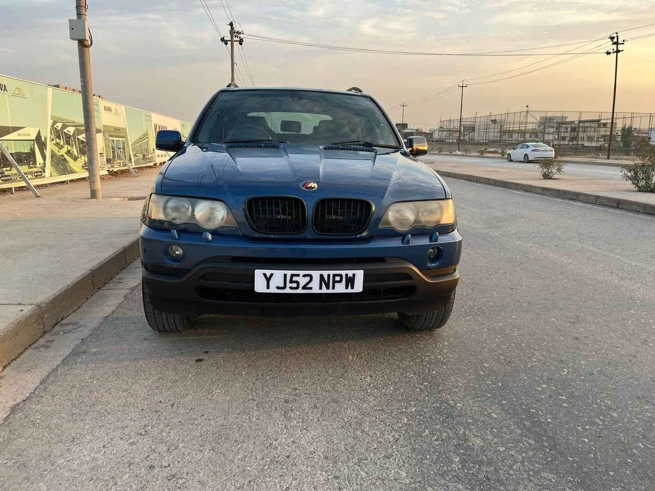 BMW X5 
2002 
4\4
دەبڵ ئەکس
تەبرید ساردو گەرم 
بێ بۆیاخ بۆیاخ لەماع
4 تایەی تازەو نوێی لەسەرە
کامل بنی توند و تۆڵە 
گێڕ ئۆتۆ ماتیک و عادی 5 گێڕە
گێڕو مەکینەو ئەکسل و دەبڵ ئەکسل بەشەرت
گۆڕینەوەش دەکەم لەسەر دڵ گرتن 
*********** رانية, السليمانية
