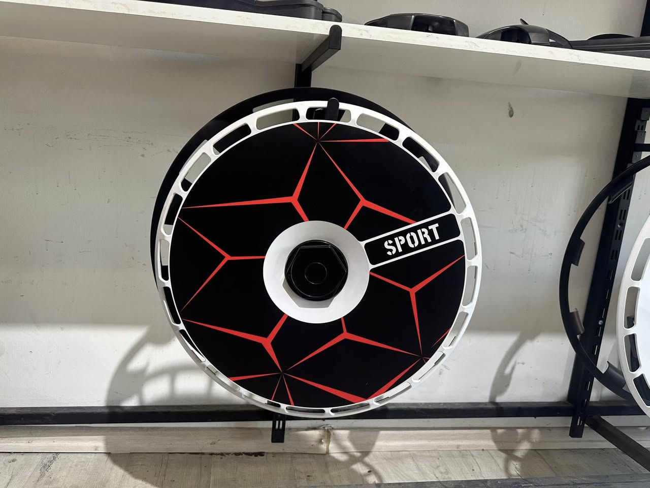 السلام عليكم 
تسلا الليث ev EV-Tech
نوفر لكم كل ما يخص تسلا اكسسوارات وقطع غيار 
بغداد الدوره الاثوريين 
يوجد توصيل كافه المحافضات 
***********
***********
