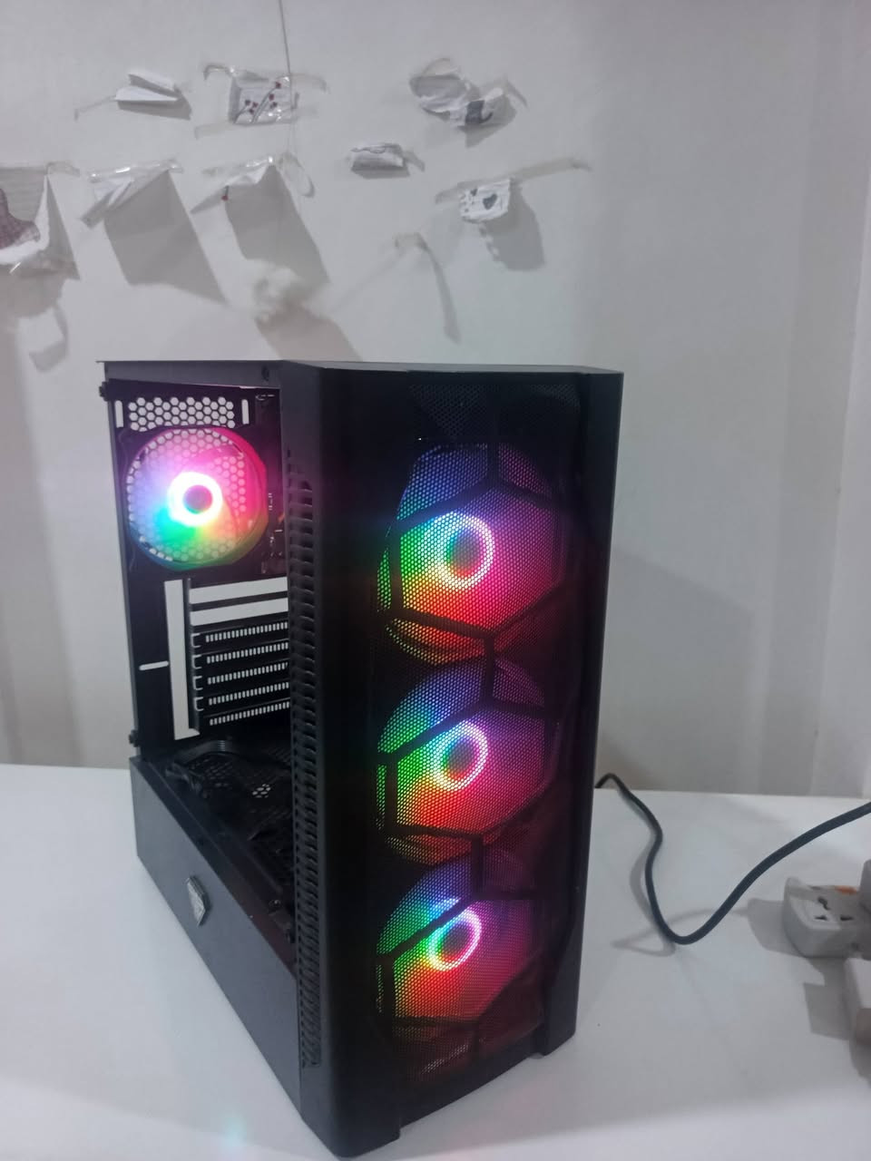 اسلام عليكم  بي سي بدون كارت شاشه 
استعمال ٥ اشهر 
 متوفر توصيل 
سعر ٣٠٠
Core i5 10400f

H410 asus

Ram 16 32008 *2

Case 4fan rgb

Psw 600

M2 256

SSD 480


**إذا كنت صاحب هذا الإعلان وتريد حذفه لأي سبب، رجاءا أرسل رسالة إلى الدعم الفني**