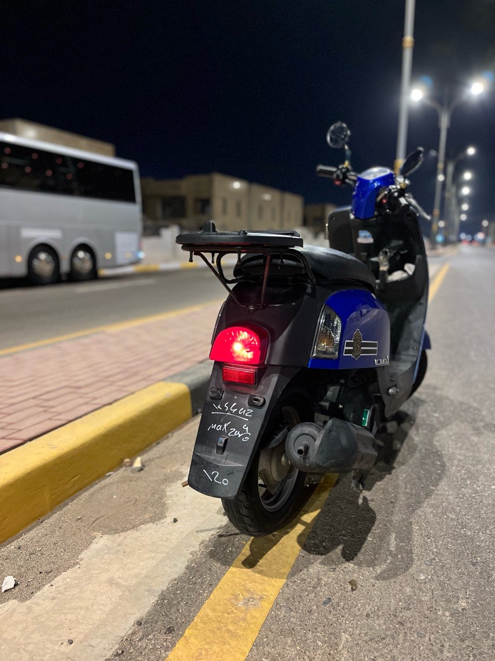 دراجه بوليسً كابريتر 
سلف وهندر 
كهربائيات كله شغاله 
محرك بلاد 
سعر 700 وبيها مجال
***********