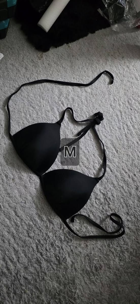 ممكن نشر مصدر رزقي عندي البسة كله جديد اسعار مناسبة جدآ باقي قطعه وحدة من كل نوع
للتواصل والاستفسار
مراسلة او وتساب***********
