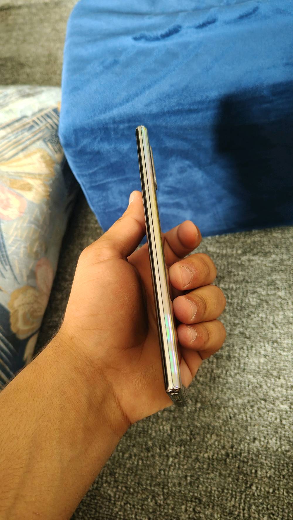 سامسونك نوت 10 جهاز مكفول 
شخط مابي ذاكره 256
متواجد واتساب ***********