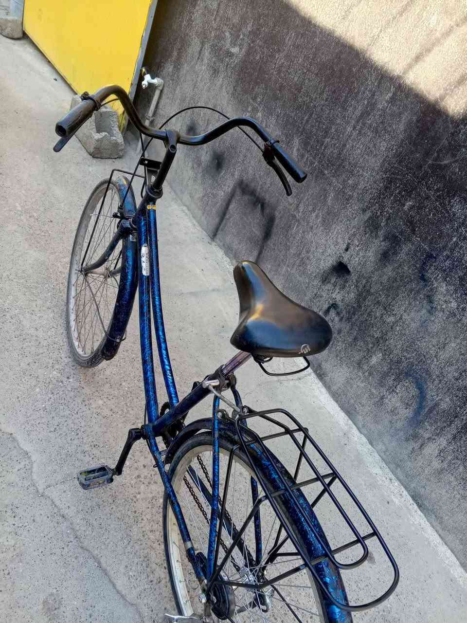 السلام عليكم بايسكل للبيع 🚲ياباني حجم 26لون مميز اسود +ازرك مابي اي عيب كله شغال بريكات وياله عدله كله جديد السعر 80$بي مجال الرقم ***********☎️بي واتساب المكان كركوك واحد حزيران
