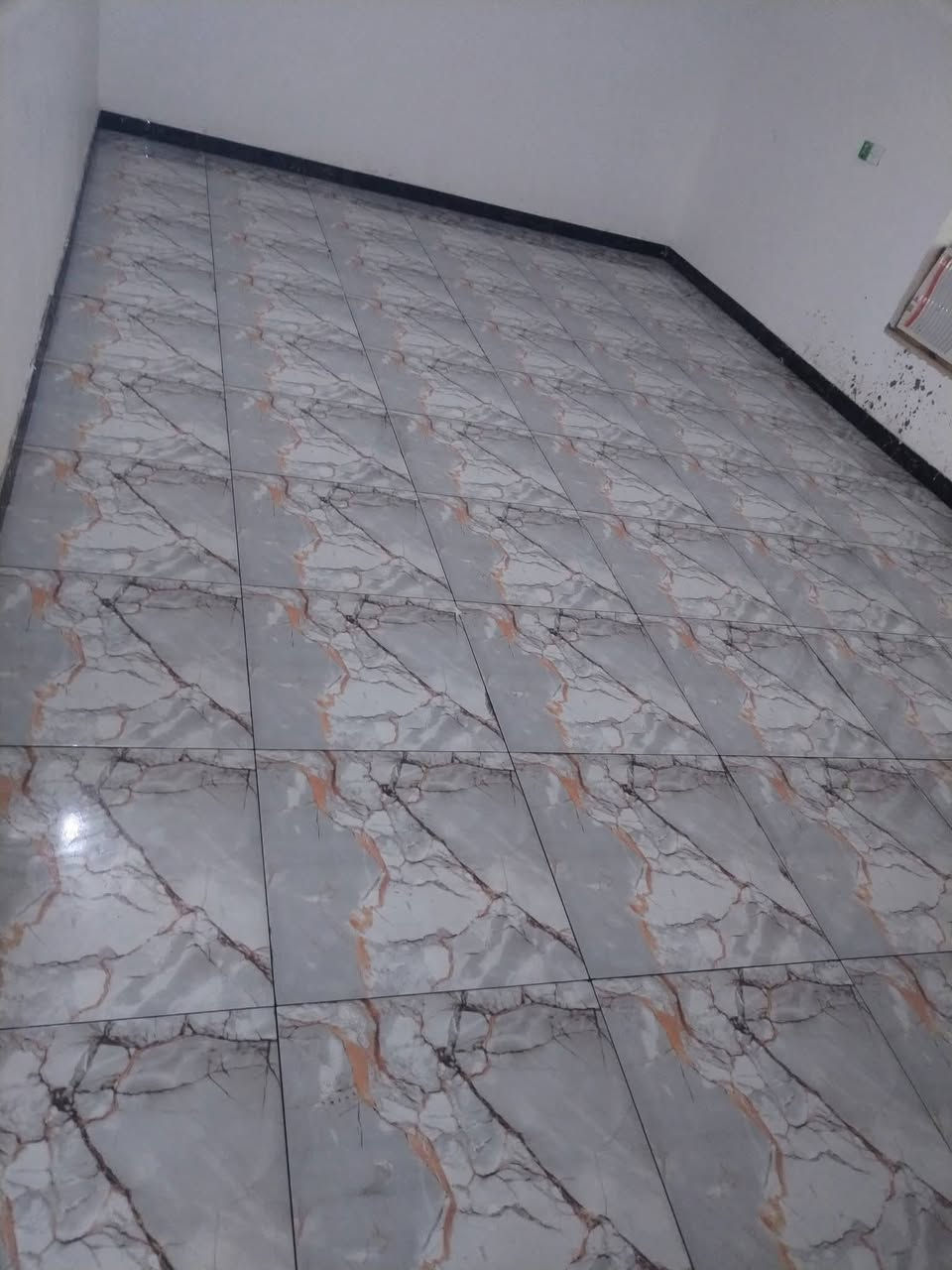 ممتفرغ حالين *********** خلفت سيراميك ولبخ واجهيات تطعيم بسعار مناسبه ***********ابو محد
