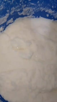 منظف مبيّض • ملابس بيضاء • يزيل الاصفرار