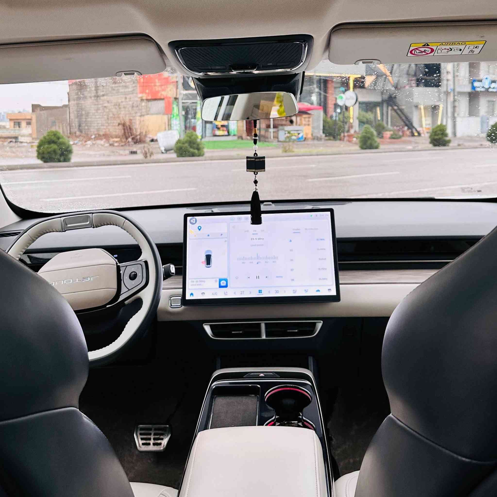 جیتۆر داشینگ فول 2024 مەکینە ١،٦ ی تۆڕبۆ 
تەنها ٣٠،٠٠٠km ڕۆشتووە
مواصەفات فوول 
( سەقف پانۆراما ، ڕاداری ٣٦٠ ، 
کامێرای ٣٦٠ ، سنوق جەگ ، 
تەحدید سورعە ، خەتی جادە ، 
شاشە گەوەرە ، کوشن سارد و گەرم ، 
کوشن کارەبای و خەزن ، شەغال ،
 وە زۆر مواصەفاتی تر....)
تەنها چەمەلەغی سەکنی پێشەوە 
بستێک بۆیاخی هەیە بەس دەعم نییە بۆ ئاگاداریتان)

سـعـر : لە کۆمێنت داوابکە ڕاستەوخۆ بۆت دێت 📥 

گێر و مەکیەنەی بەشەرت 
هیچ کێشەیەکی تێدا نییە 

ژمارەی خاوەنەکەی 
***********
