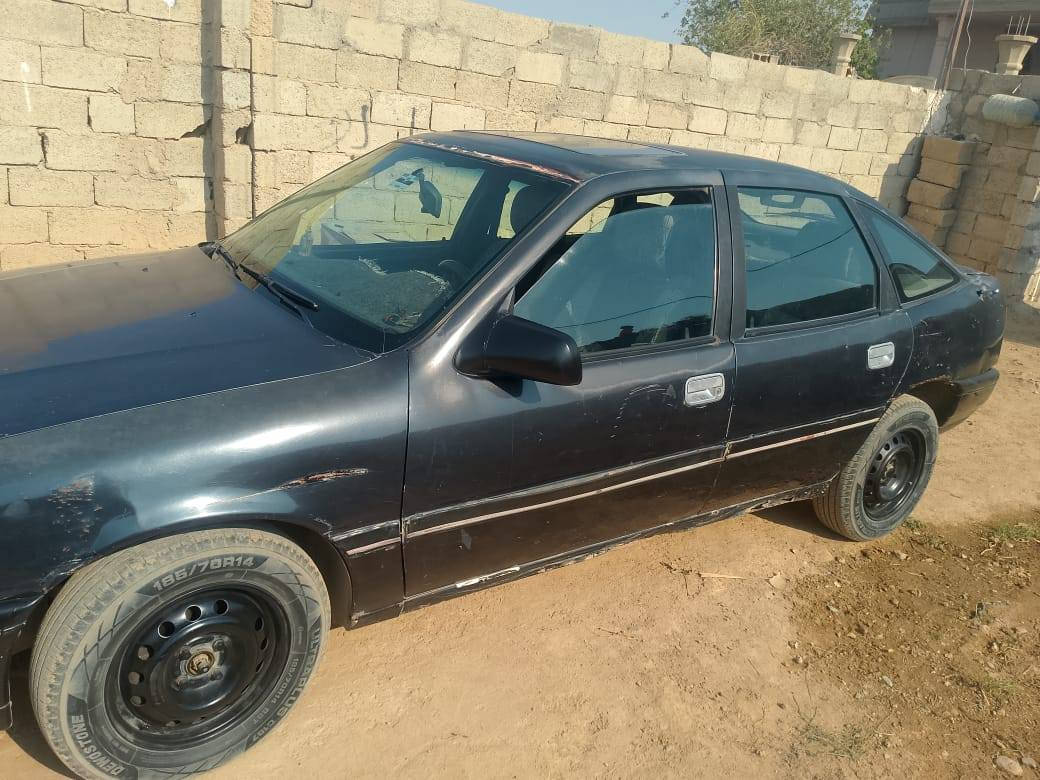 فكترا 92
كير محرك شرط 
اربع جوم كهربائي داخل صاج 
صدر اربع تايرات جدد 
سنويه خضره كارتونيه ساقطه 2021
الوكيل يمي 
السعر 18
بدون بطاقه بانزين مابيها 
السياره بدون صبغ وضىربه بيها خياس بل دوسات 
***********
***********
كركوك داقوق
