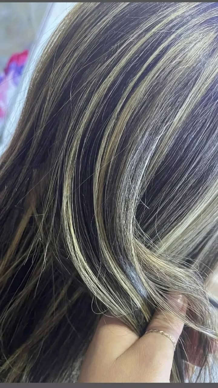 SALON✂️LAMAR
شارع الشهداء البياع المضخه الثانيه 
مجمع الحارثيه الطبي
لاستفسار الاتصال
***********
اوقات الدوام من1 ضهرا لل9 مساء
