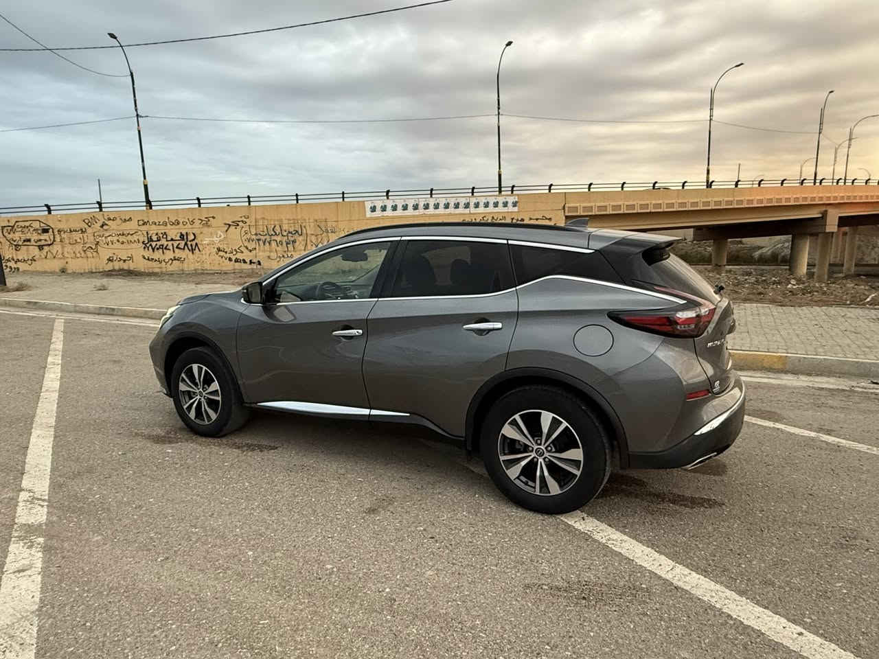 نيسان مورانو
2023
Sv awd
فول مواصفات 
بصمه
كشنات جلد 
كشنات هيتر
كشنين أمامي كهربائية 
شاشه كبير رادار جانبي
رادار امامي
رادار خلفي
لايتات led 
ليد امامي
جاملغ سكن صبغ بدون دواخل
مع ربع بونيت بدون دواخل بذون ايرباك
مكان سياره كركوك
***********
السعر ١٣٥ ورقه  ومجال بسيط
