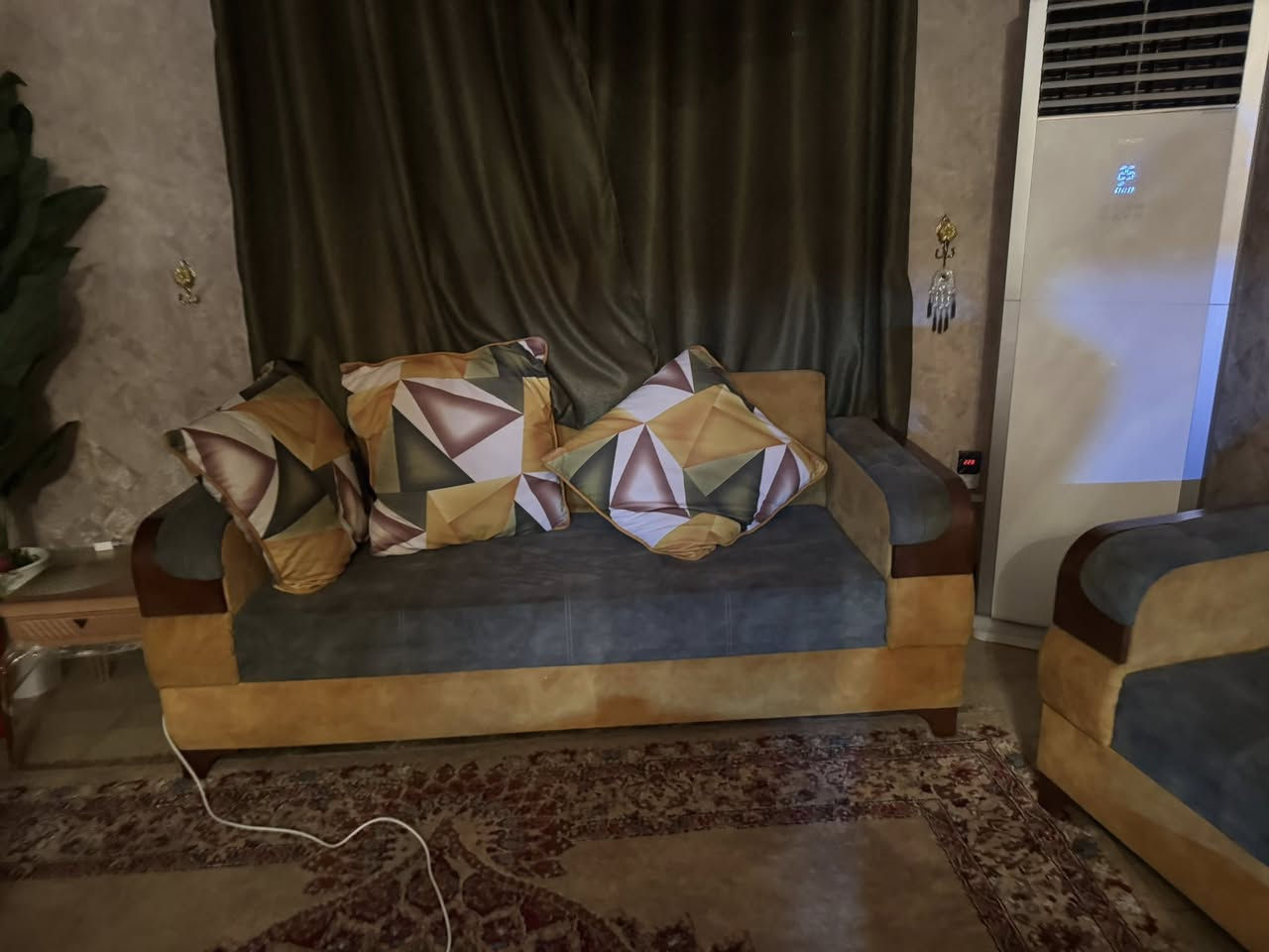 تخم 10 مقاعد للبيع نضيف جدا سعر 450 ***********
