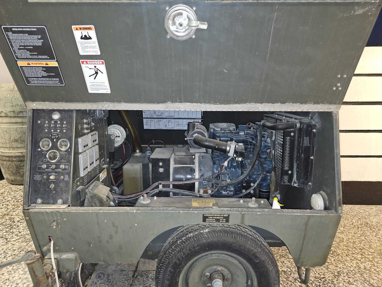 السلام عليكم مولد كابوته 3بستم حجم٩٠٥ /8 كيفي راس التوليد كارت مكفول برغي مامفتوح بي صرف الكاز لتر بالساعه مكان المولد الطريق الدولي حله بغداد قرب الجسر السابع سطرت المالكي ***********
