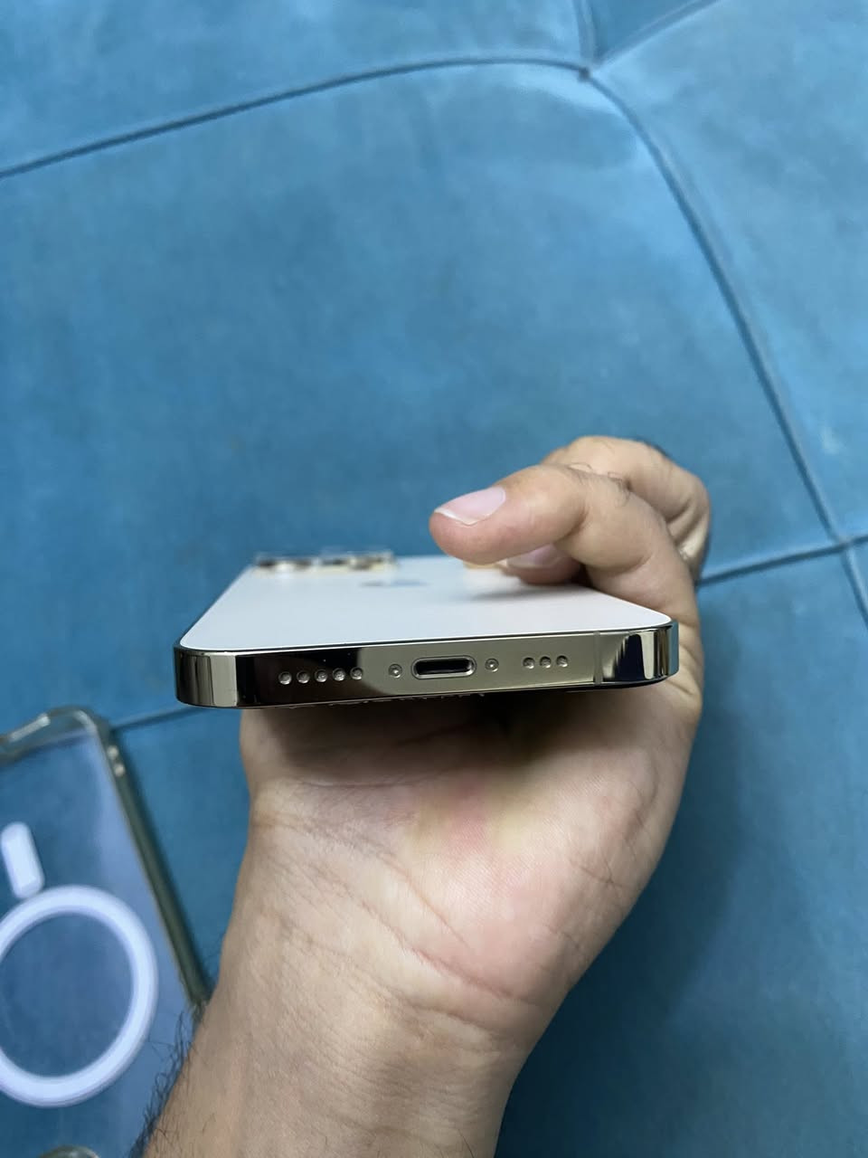 ايفون 13 برو برو برو برو الصغير
ذاكره 256 

بطاريه 76

عربي شرق اوسط بدون ملحقات

الجهاز على وضع الشركه بدون فتح اول تصليح .

سعر 500 وبي مجال بسيط.

رقم ***********
