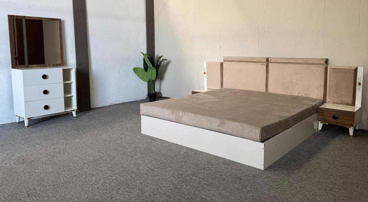 للبيع جديده صارلها شهرين ٥٠٠ نهايتها قفل وسعرها ٧٢٥ الف شتريتها غرفه تركيه وهذا رقمي ‭+٩٦٤ ٧٧٠ ٢٨١ ١٠١٧‬
