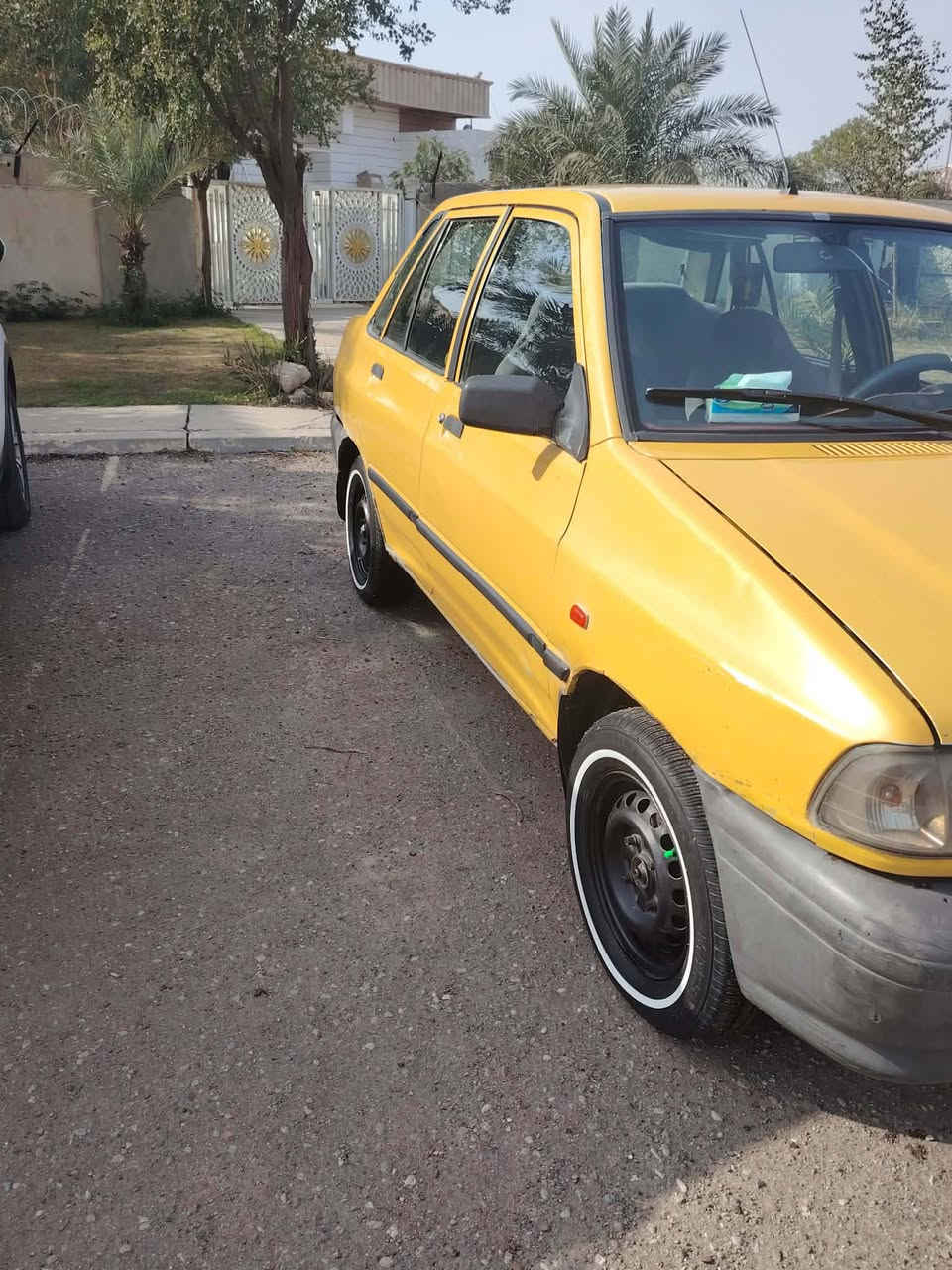 اسلام عليك سايب موديل 13 بسمي 
تخم تاير جديد صدر جديد
ضفيرة كهرباء كملهة جديد
منضومت التريد كلهة مبدله جديد 
كير وكلج وعينه وصينيه مبدلاة جديد
بدنت السيارة مبدلة شغل مال معمل شواصي مصلاحت تصليح درج اوله السيارة مابيه نقص برغي الي ياخذهة مني كبل الشارع 
مكان السيارة بغداد البياع هذ رقمي *********** مامتواجد على النت السعر 28
