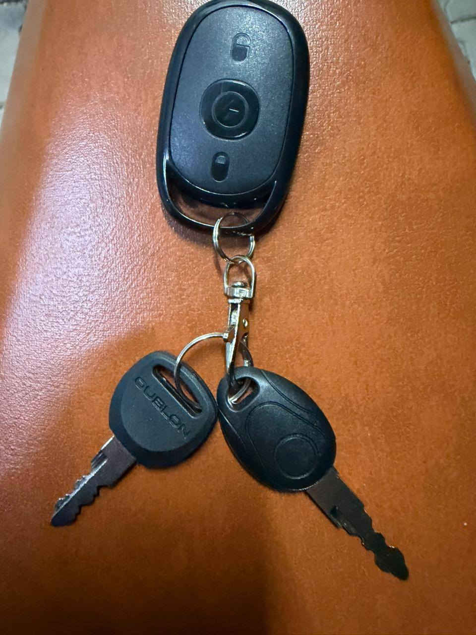 سلام عليكم
للبيع فقط بايسكل شحن
مواصفات 
بطارية بحاله ممتازه ليثيوم 
سرعة 50
بريكات دسك
كير 7 نمر
مكاني كركوك حي العسكري 
سعر 700 وبي مجال
للتواصل ***********
