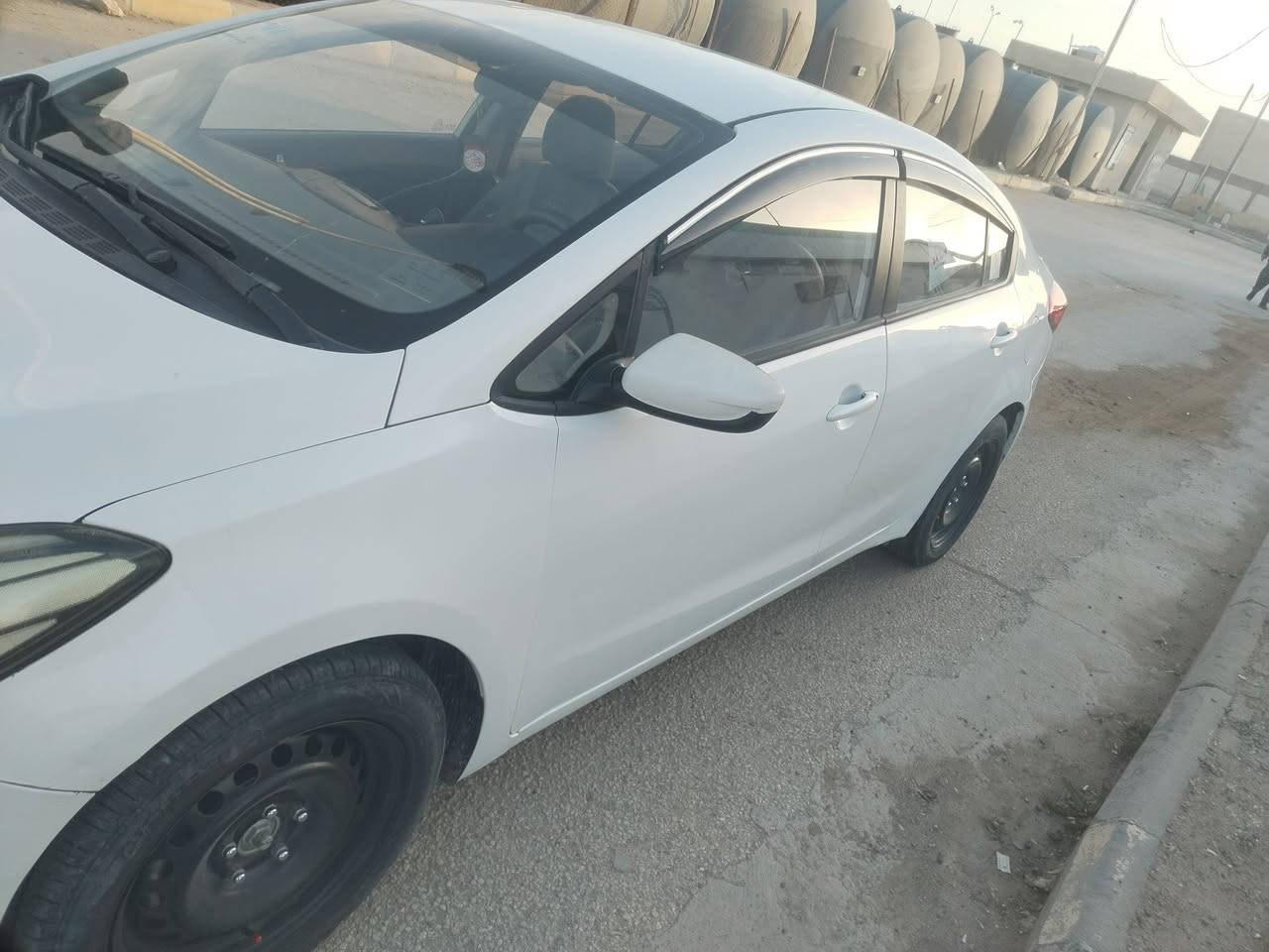 سلام عليكم كيا سيراتو مديل 15كفاله من عده نص الباب الخلفي صبغ مكينه وتبريد وحداديه وكير كفاله تخم تايرات موصفات تحكم ستيرن وسحبه حاكيه رقم قادسيه سعر 118 وبيه مجال هاذه رقمي *********** لاستفسار
