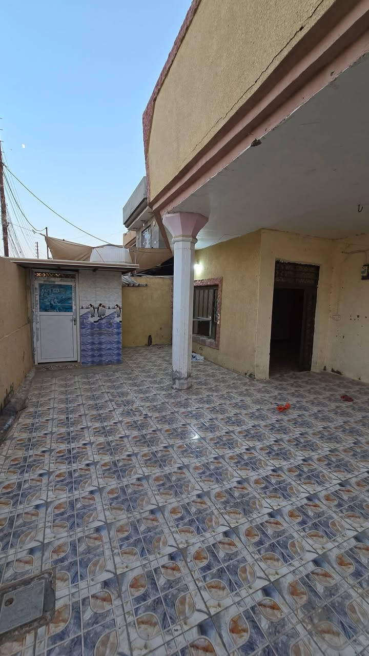 #للبيع  دار طابقين ركن موقع تجاري مميز طابو  ملك صرف 🏛
 مساحه ٢٢٠  متر 🏡
واجه ١١ متر 🏡
نزال ٢٠ متر 🏡

يقع على شارعين شارعين ٢٠ متر شارع ١٠ متر 🏡

يتكون الدار من طابقين الطابق الأول 🏡  
استقبال ٥ × ٦ 🏡
صاله ٥ × ٥ 🏡
غرفتين نوم ٥ × ٥ 🏡
مطبخ ٦ × ٤ 🏡
صحيات داخليه وصحيات خارجيه مع ترك على داير البيت بعرض متر واحد🏡
الارضيه سيراميك والبناء طابوك والسقف صب مسلح 🏡
 الطابق الثاني 🏡
غرف نوم ٥ × ٥ 🏡
غرفة نوم ٥ × ٥  🏡
صاله ٤ × ٤ 🏡
ملاحظه الدار غير مسكون يعني إلي يشتري مباشر يسكن في 🏠
تتوفر فيه جميع الخدمات السكن 🏨

باقي التفاصيل موضحه في مقطع فيديو والصور 📷 
الموقع بابل قضاء المحاويل بداية حي ابو سديرة شارع القاعه الرياضيه 🏛

🌿🌿🌿🌿🌿🌿🌿🌿🌿🌿🌿🌿🌿
#للإستفسار اكثر او معرفة السعر يرجى مراسلتنا او  الاتصال على الارقام التاليه او زياره #مكتب #عقارات #اراضي #المحاويل الكائن في قضاء المحاويل حي ١٧ قرب #مقهى الصياد القديم 
***********/ ***********/ ابواسد
