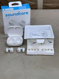 C30 i • سماعات • لوك