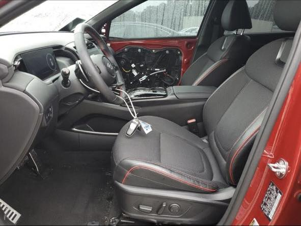 ﷽
للبيع فقط…
هونداي توسان ان لاين 
الموديل : 2024
الون : ماروني  
العداد : 15000 الف ميل 
السياره شغاله وتمشي 
هايبر دخول جديد مدفوع كمرك وضريبه ع القرار الجديد وحالياً ببغداد ابيع على وضعها ولضرر موضح بلصور 

 السعر 19000$ 
(190) ورقه 
للاستفسار اكثر يرجا الاتصال بلارقام 
***********
***********
