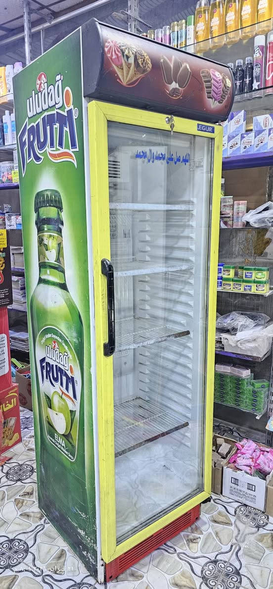 عارضات عمودية ووحده بطحيه 
سعر الوحده ٢٩٠ تبريد ونظافة فول
وموجودة دبل بابين سعرة ب ٥٩٠
للاستفسار 
***********
