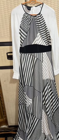 فساتين نسائي • ميديوم وسمول • توصيل الامين