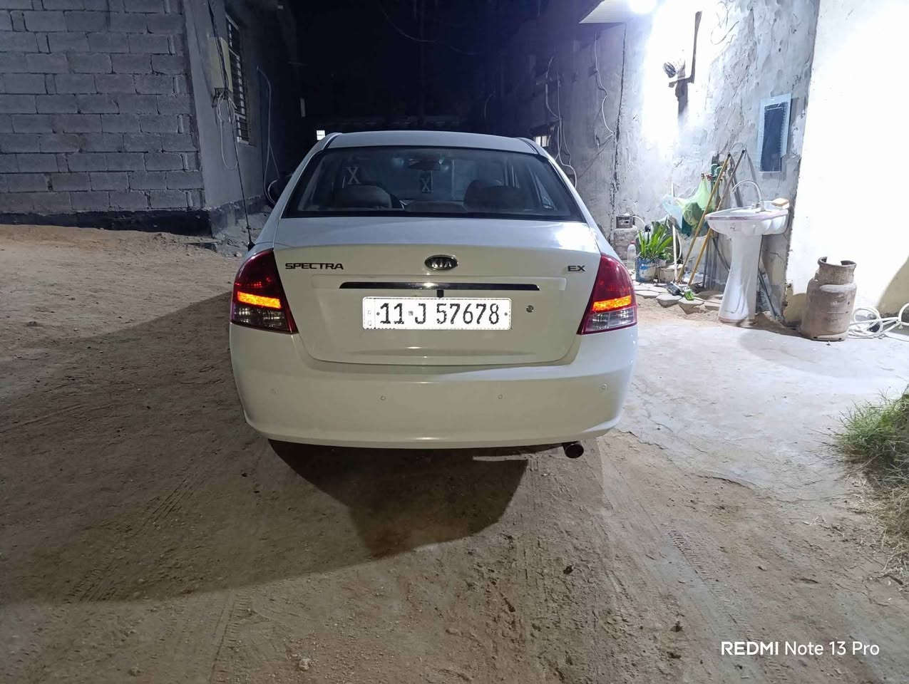 ياالله 
كيا سبكترا مديل 9
السياره بيها جاملغ وبنيد كير ومكينه وتبريد وحداديه كلهن كفاله دواخلها كلش نظيفه السياره مامتعوبه مال جناي ترايك وين ماتريد كهربائيات كلها سغاله بيها كامره وحساسات خلفيه وشاشه تدفئه شغاله السياره نظيفه السعر المطلوب 95وبيها مجال بسيط مكاني كربلاء 

*********** كربلاء, العراق
