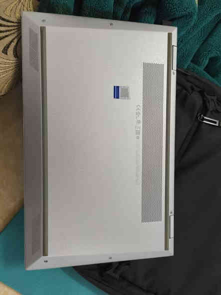 لابتوب للبيع شرط نضافة فول
الرام 16
والذاكره 512
الشاشه لمس 
قلاب 360xدرجه 
Hp ELITBOOK 1040 G7 cor i7
السعر تواصل واتس 
***********
