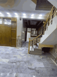 مساحته ١٠٠ 
مطبخ سيراميك حزام سيرامك البيت ارضيه مرمر  البيت نظيف جدا  ٣ غرف وحمام جبير فوك  وجوه حمام وبرا صحيات صاله استقبال. وبي قاطع خشب   سعره ٢٤٠ مستعجل عليه
سبب البيع عندي بناء 
***********
واتساب اتصال فقط 
مكان البيت  حولي تعبر مستشفى الكفيل اول استداره على اليمنه يم قاعه فيروزه موقعه قريب على الشارع كلش تصوير واضح يمكم
