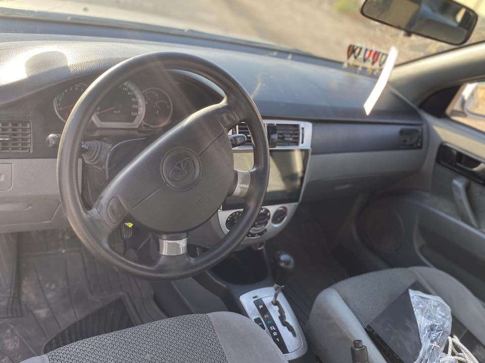 اعادة النشر بسبب الوعود الكاذبة
السلام عليكم عندي دايو لاستي للبيع موديل 2007 سيارة بأسمي رقم جديد سيارة نضيفه بيه مكانات صبغ اثر جراد و خياسات و بيه ضربه خفيف بالجاملغ الخلفي مصلحه بيه تخم تاير جديد
السعر 62 و بيه مجال للشراي 
استفسار اكثر اتصال ***********
