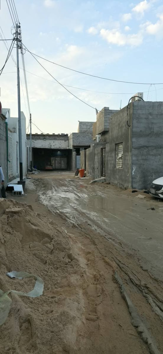 قطعة ارض في التنومة منطقة نهر حسن اول فرع على اليسار من شراع الدواجن تكون في آخر الفرع، قريب على طريق الشلامجة منطقة سكنية، المساحة 190 متر القطعة عرضانية، النزال 10 والعرض 19، طابو صرف زراعي بأسم عراقي ***********
