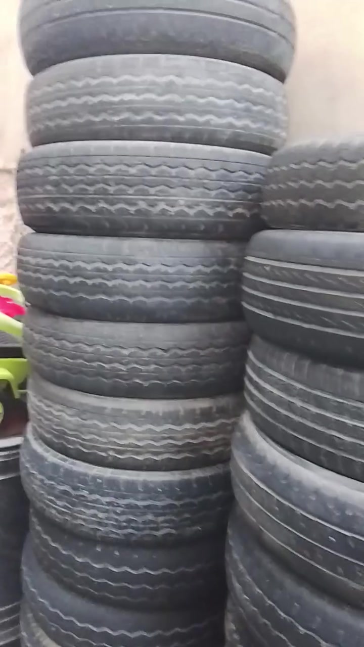 تايرات مستعمل جمله فقط كلهن 100 زوج سعر الزوج 12 الف بغداد حي العامل اتصال فقط على خط ***********
