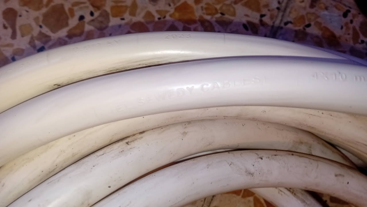 كيبل فلكس. ١٠ في ٤. نحاس. ١٠٠*١٠٠
سويدي كيبل.    جديد غير مستخدم 
طول ٢٠ متر  
سعر المتر ٩٠٠٠ الف 
للإستفسار والتفاصيل تفضل خاص تدلل
خدمة توصيل  بغداد والمحافظات متوفرة


**إذا كنت صاحب هذا الإعلان وتريد حذفه لأي سبب، رجاءا أرسل رسالة إلى الدعم الفني**