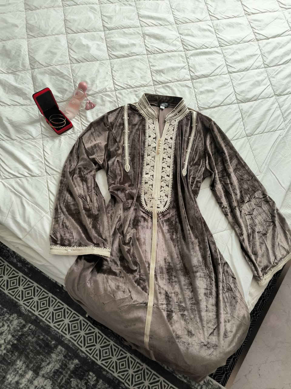 حبايب العيد هالسنة فاجئنا واجه بالبرد بعد المخاور متفيد خلي نرجع للكلابيات 
وشنو صار تخفيض يموت ع هاي الكلابيه ب18 بس باقي اخر قطع 
لحكوا... تجي وياها هديه وتوصيل بسماية الف توصلج. باجر أن شاء الله


**إذا كنت صاحب هذا الإعلان وتريد حذفه لأي سبب، رجاءا أرسل رسالة إلى الدعم الفني**