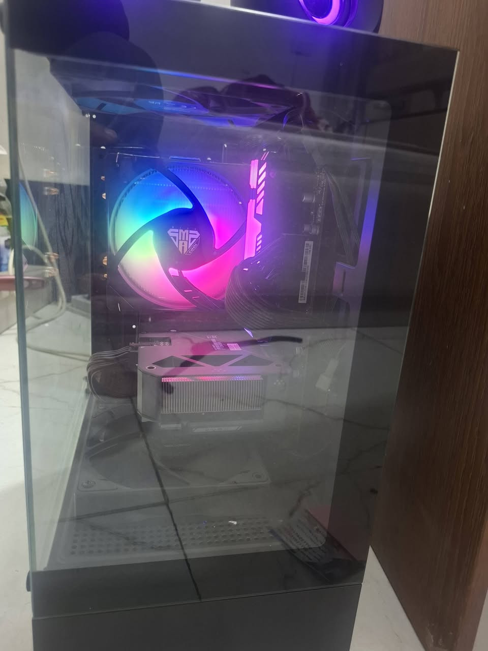 • ست اب كامل للبيع 

CPU: Intel Core i5 12th Gen (F-Series)
• GPU: ASUS GeForce RTX 4060 OC 8GB
• RAM: 32GB DDR4 ( 3600MHz)
 
• Motherboard: MSI H610 DDR4
 
• Power Supply: 650W 80+ Gold
 
Storage: 1TB NVMe M.2 SSD (Up to 1GB/s Transfer Speed)

• CPU Cooler: Mass Cool Air 
Cooler

• Case: Sumtx Mini Case
• 3× Mass Cool Fans
• Network Card: Cudy AX3000 Wi-Fi 6 + Bluetooth (PCIe)

temperature under load does not exceed 75°C

مع شاشه وكيبور وماوس 
وups


**إذا كنت صاحب هذا الإعلان وتريد حذفه لأي سبب، رجاءا أرسل رسالة إلى الدعم الفني**