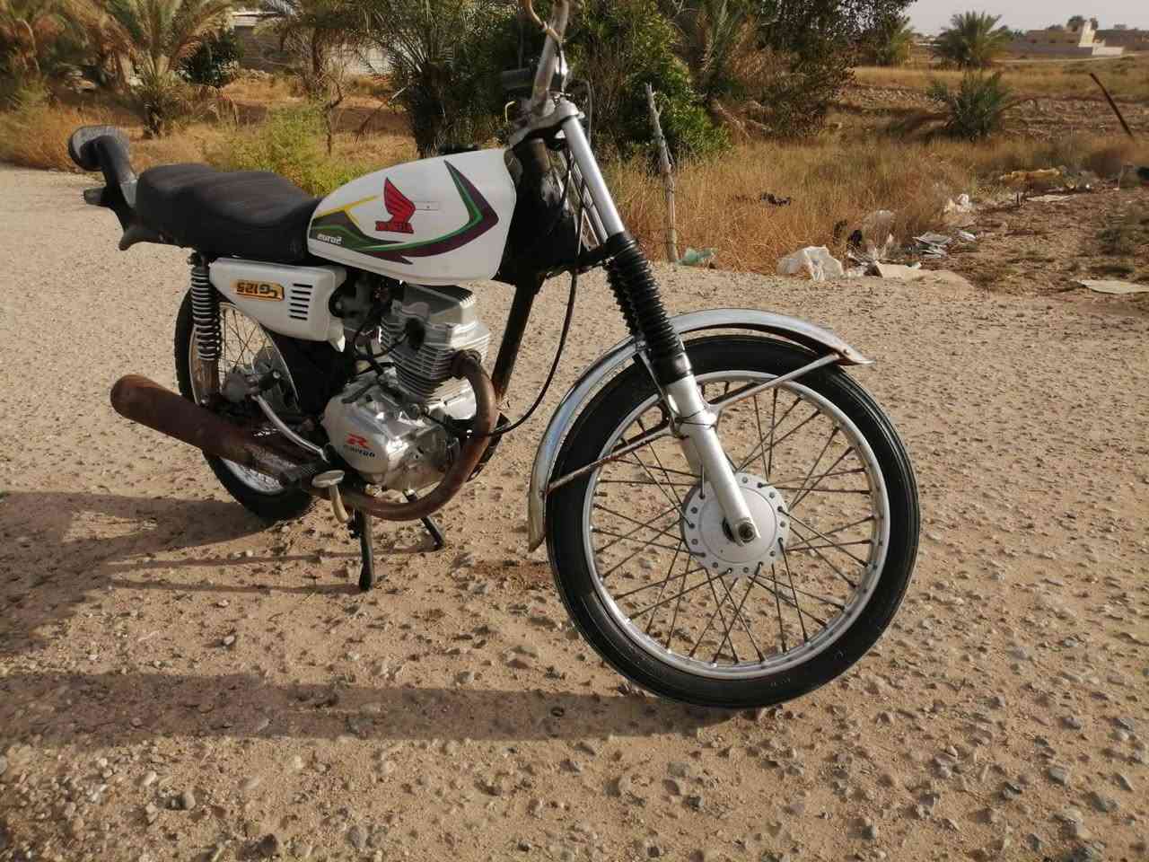 سلام عليكم دراجه تعمير ٢٣  رابيدو لا تنقيص ولا تبخير
ضفيره وباتري كامله بس جيب وشد
شاصي ارشه أوراق تالفه ابيع أدوات
ومكفوله السعر 400 وبيهه شي قليل
*********** رقمي اتصال أو واتساب
