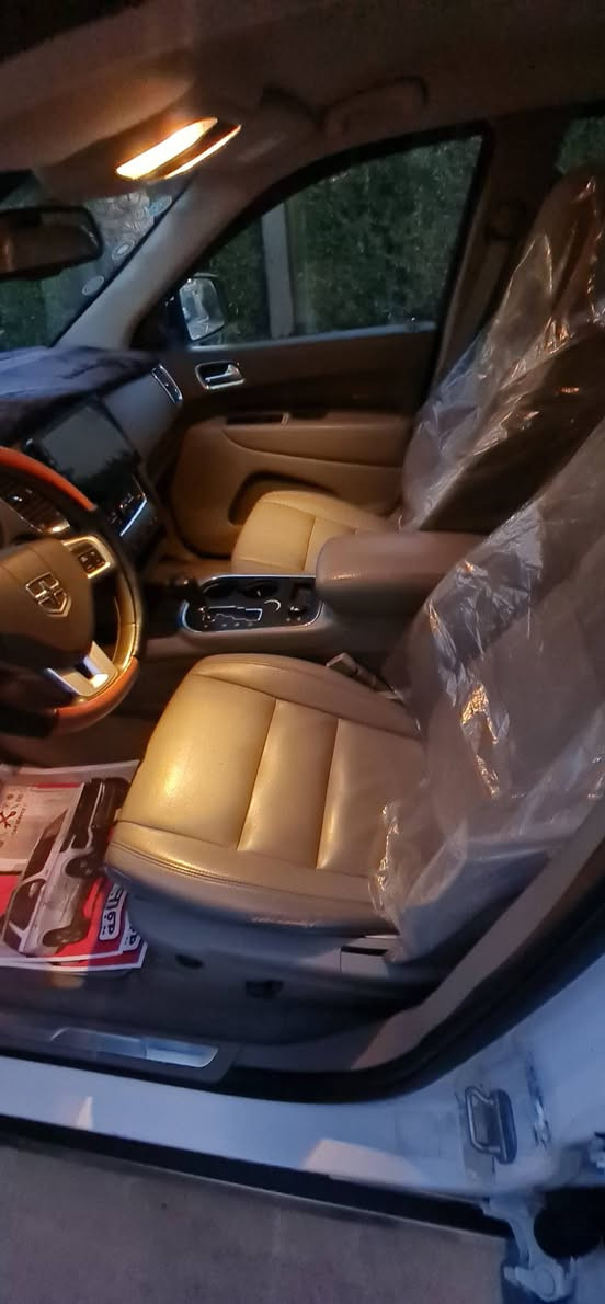 السلام عليكم
من رخصة الادمنية المحترمين . 
دوج دورنكو خليجي ٢٠١٣  السيارة ادوات ادوات حاوية سيارة على وضع الشركة محرك هيمي كير ومحرك كفالة . غرفة جلد رصاصي جديدة جدا . كشنات كهرباء اشارة بالمري والمري قلاب . صدر امامي وخلفي جديد وتخم تاير جديد . مكفولة من الكص والحادث والعشائر . قطعة صبغ وحدة . مكان السيارة بغداد السيدية . للاتصال 
*********** . بيع فقط بدون مراوس والسعر ١٠٥ $ .
