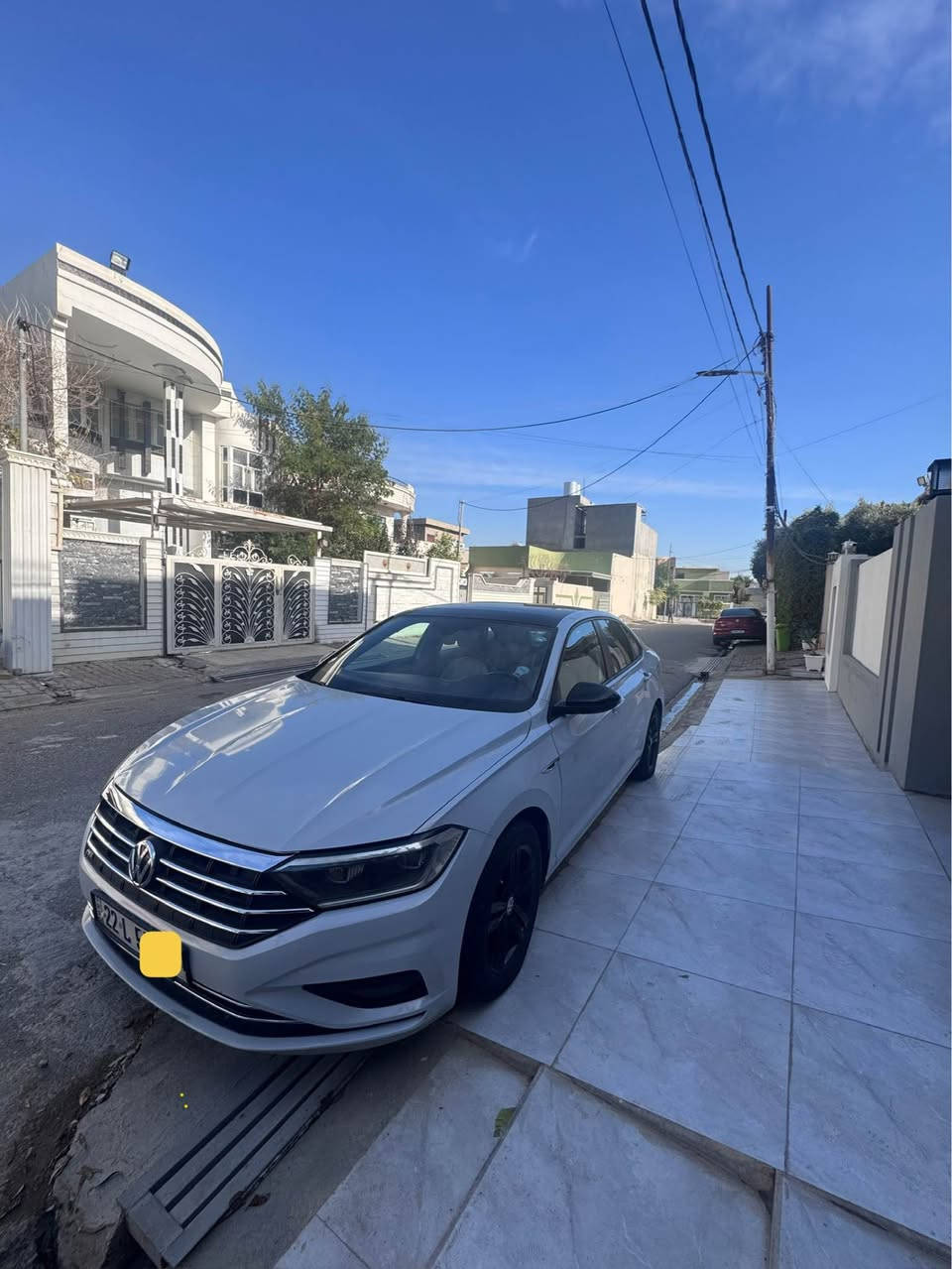 فولکس واكن جیتا 
مــــودیل : ۲۰۱۹ 
مواصفات R - Line فوول  مواصفات
محرك : 4 سلندر حجم ۱٤ تیربو 
سقف بانوراما 
شاشة كبيرة
بصمة مع تشغيل عن بعد
لون ابيض دخاني smoke
ماشي : 90 ميل 
رقم اربیل 
صبغ = بونيت + جامرلغ امامي 
ملاحظة : فقط بیع …السيارة مال بيت صارت اكثر من سنتين عندي و سيارة جدا نظيفة و اقتصادية و لونه كلش مميز  و السنوية بأسمي . 

سعر       (   156 ) ورقە
مكاني كركوك 
*********** كركوك, العراق
