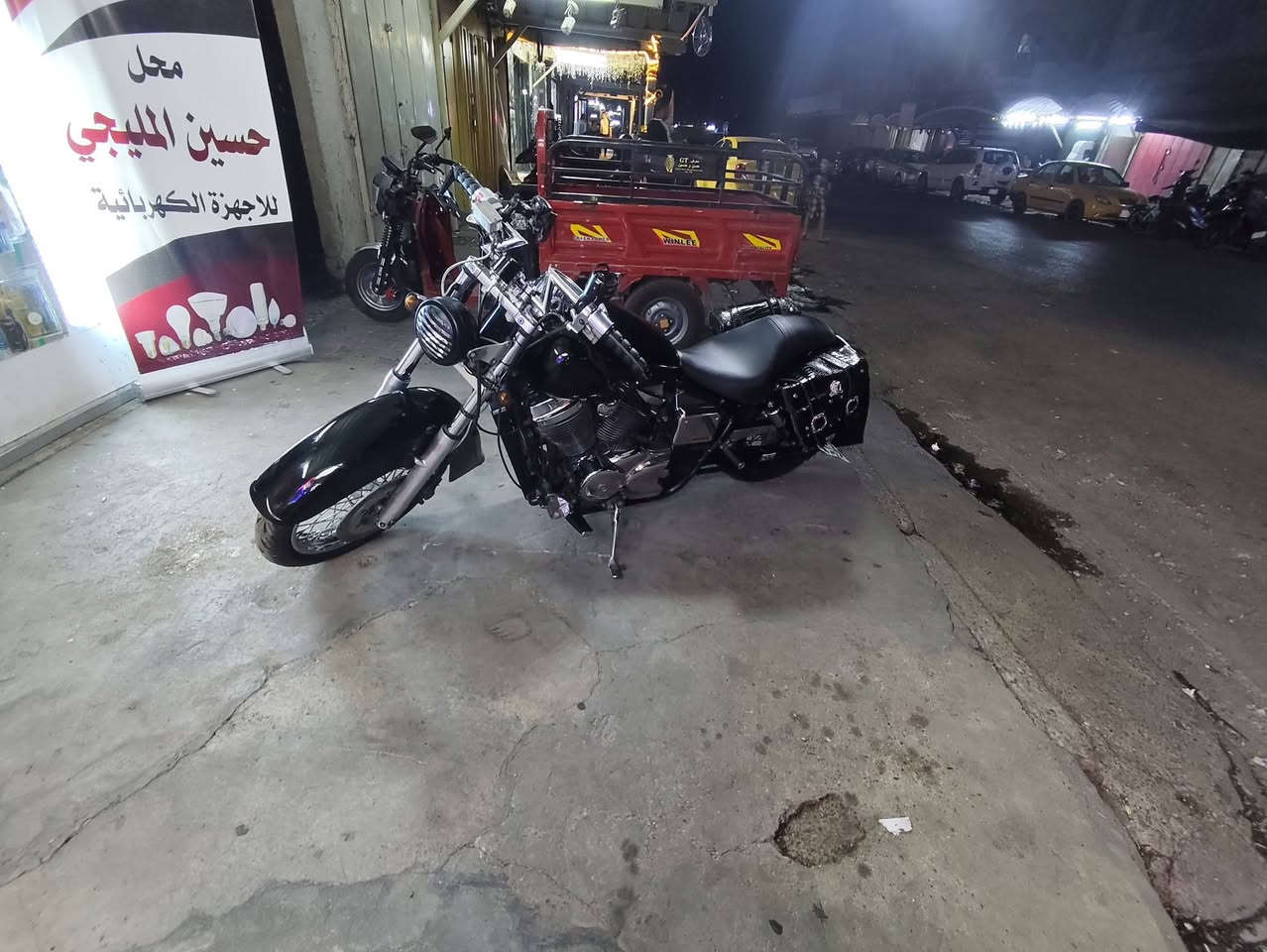 هوندا شادو (سلشر)
مكينة 400cc بلادية 
رقم نجف انكليزي تحويل ثاني يوم بأي محافظة 
السعر 27 بيهة مجال بسيط 
*********** واتساب
