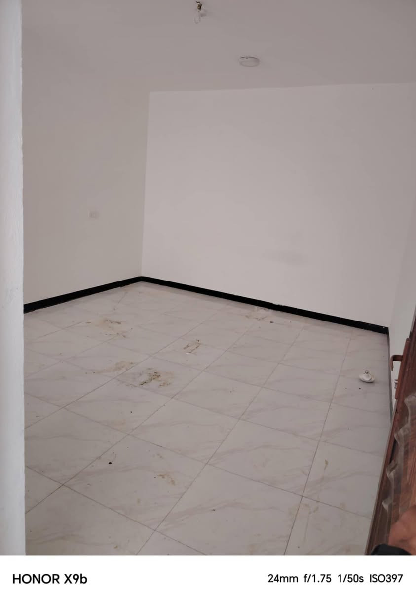 بيت ايجار مساحة 100م مربع
التقيه الثالثه قرب ساحة التوديع حسينية باب الحوائج 
يحتوي على غرفه نوم وصاله ومطبخ واستقبال ومجمع صحيات 
للاستفسار اكثر الاتصال على الرقم 
*********** واتساب 
*********** اتصال
