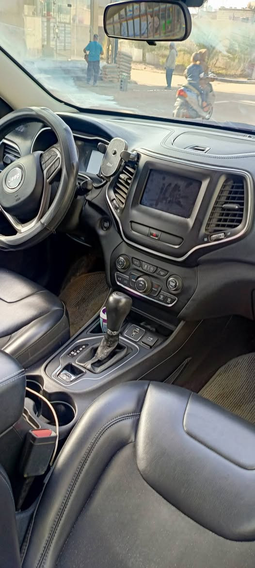 سلام عليكم
زيتوني ١٩ محرك ٢٤٠٠ بصرة بأسمي 
جاهزة ونظيفه السياره السعر ١٤٠
البصرة الفاو / رقم الشاصي بالصور


**إذا كنت صاحب هذا الإعلان وتريد حذفه لأي سبب، رجاءا أرسل رسالة إلى الدعم الفني**